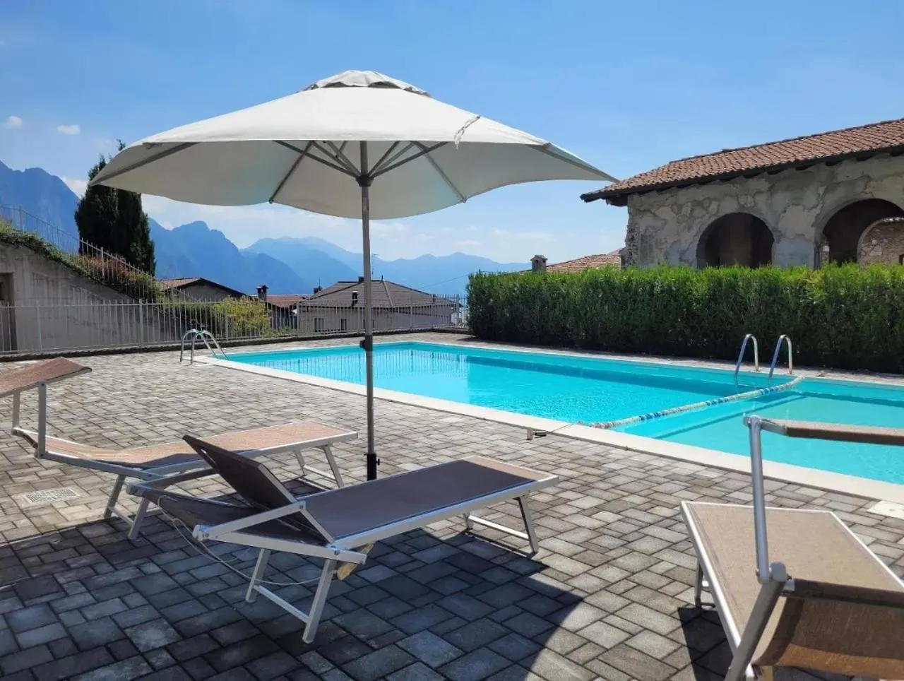 Iseolakerental - The View Solto Collina